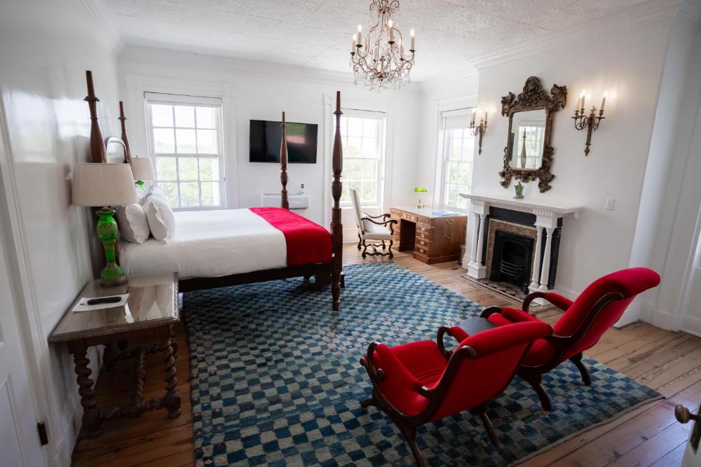 Simonds Suite interior